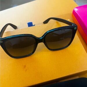 Gucci Black Sunglasses with Gucci Sunglass Case
